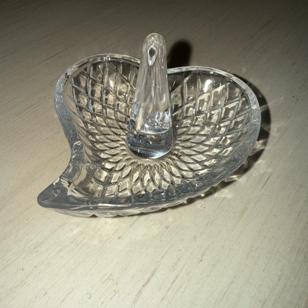 Studio Silversmiths heart-shaped crystal ring holder